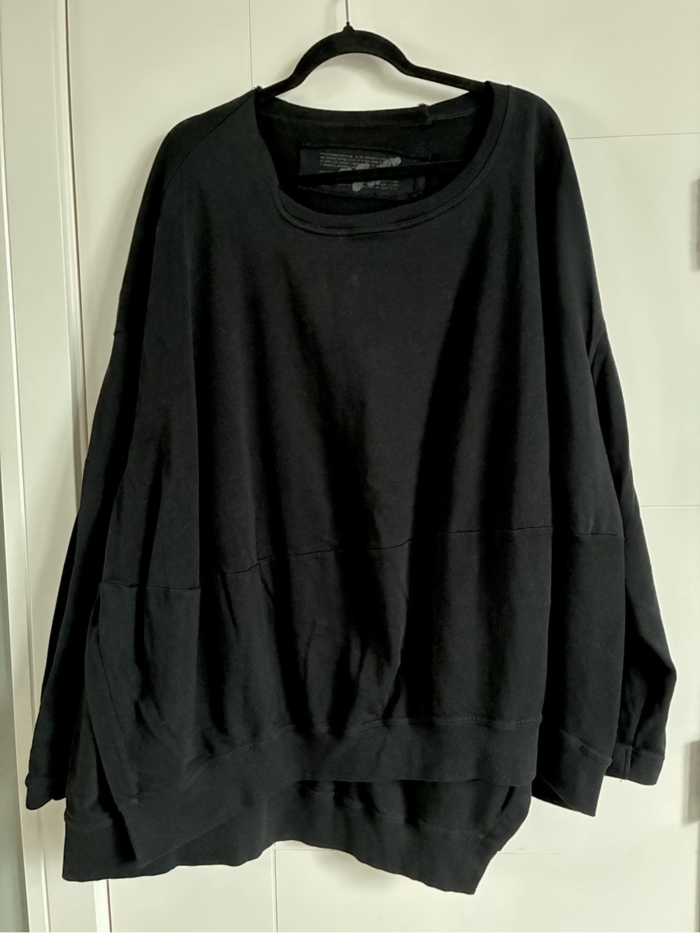 Women's Cool Oversized Asymmetric Black Sweatshirt